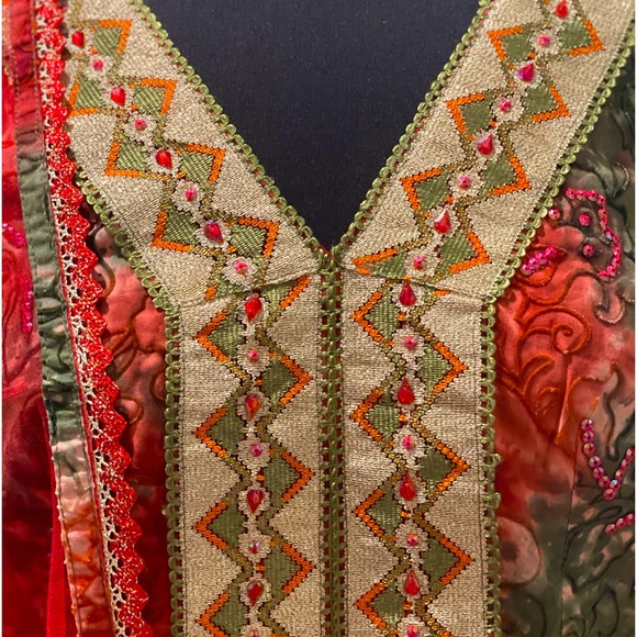 Pakistani designer suit - Picture 3 of 5